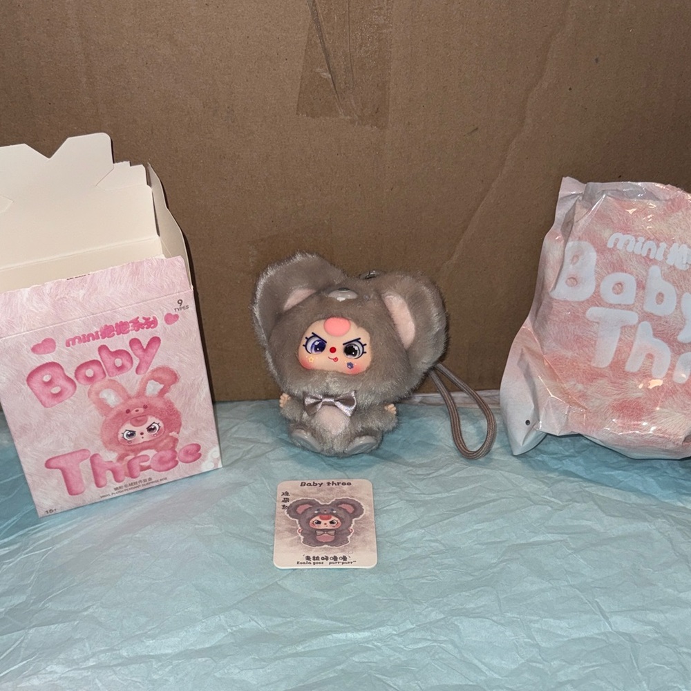 🐨 Baby Three Mini Hug Pendant SECRET! Koala! 🐨 - Picture 2 of 11